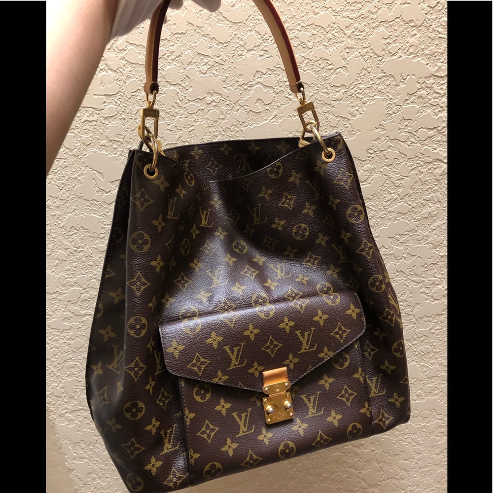 Sold ! Louis Vuitton Metis Hobo Brown Monogram bag